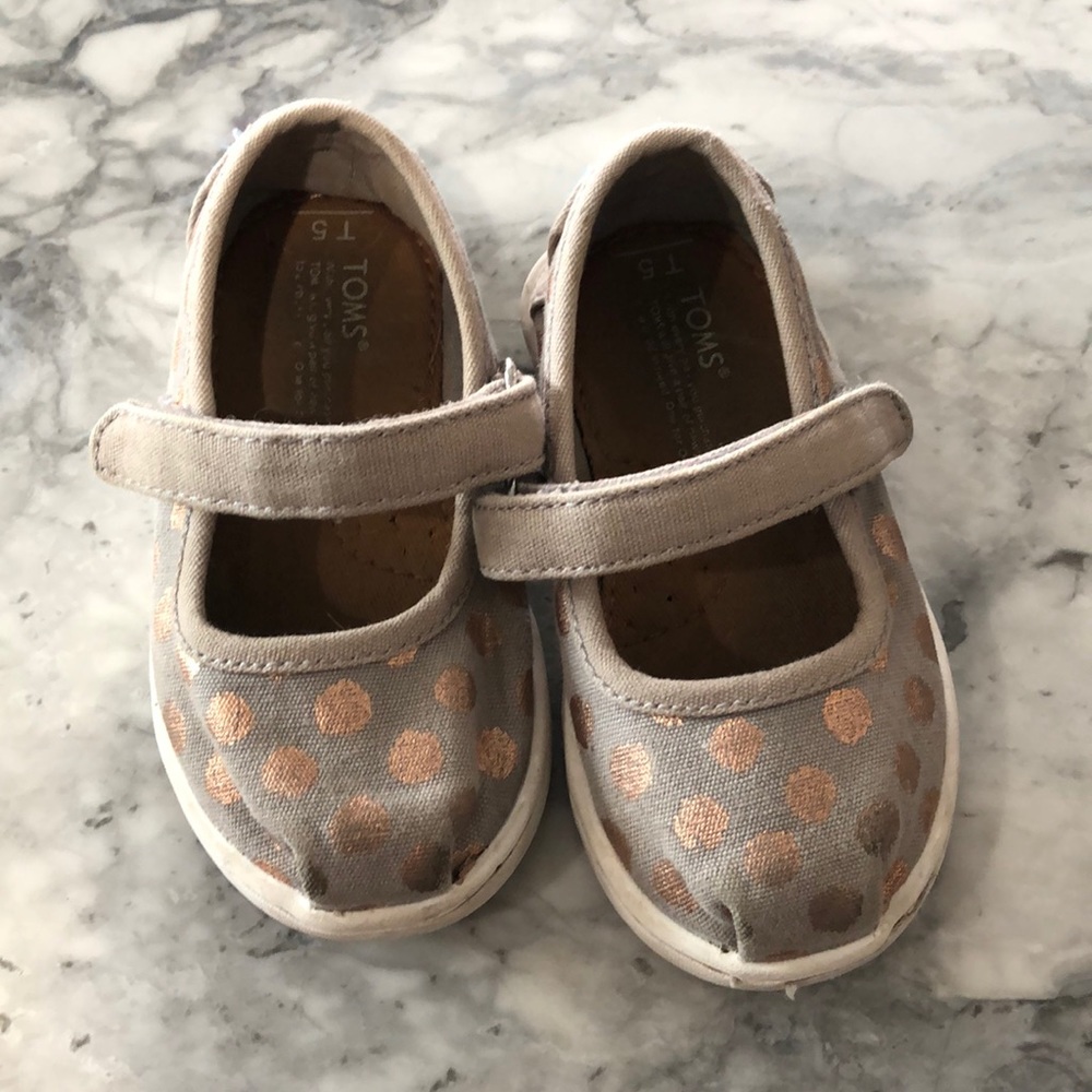 Rose Gold/Gray Tom’s